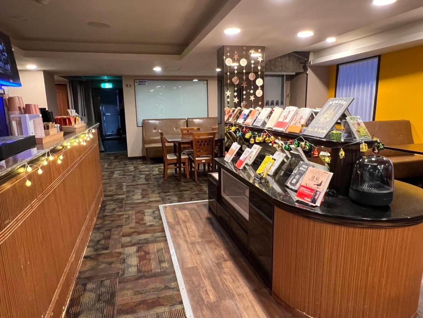 Hub Hotel - Zhongshan Branch Taipei Exterior photo