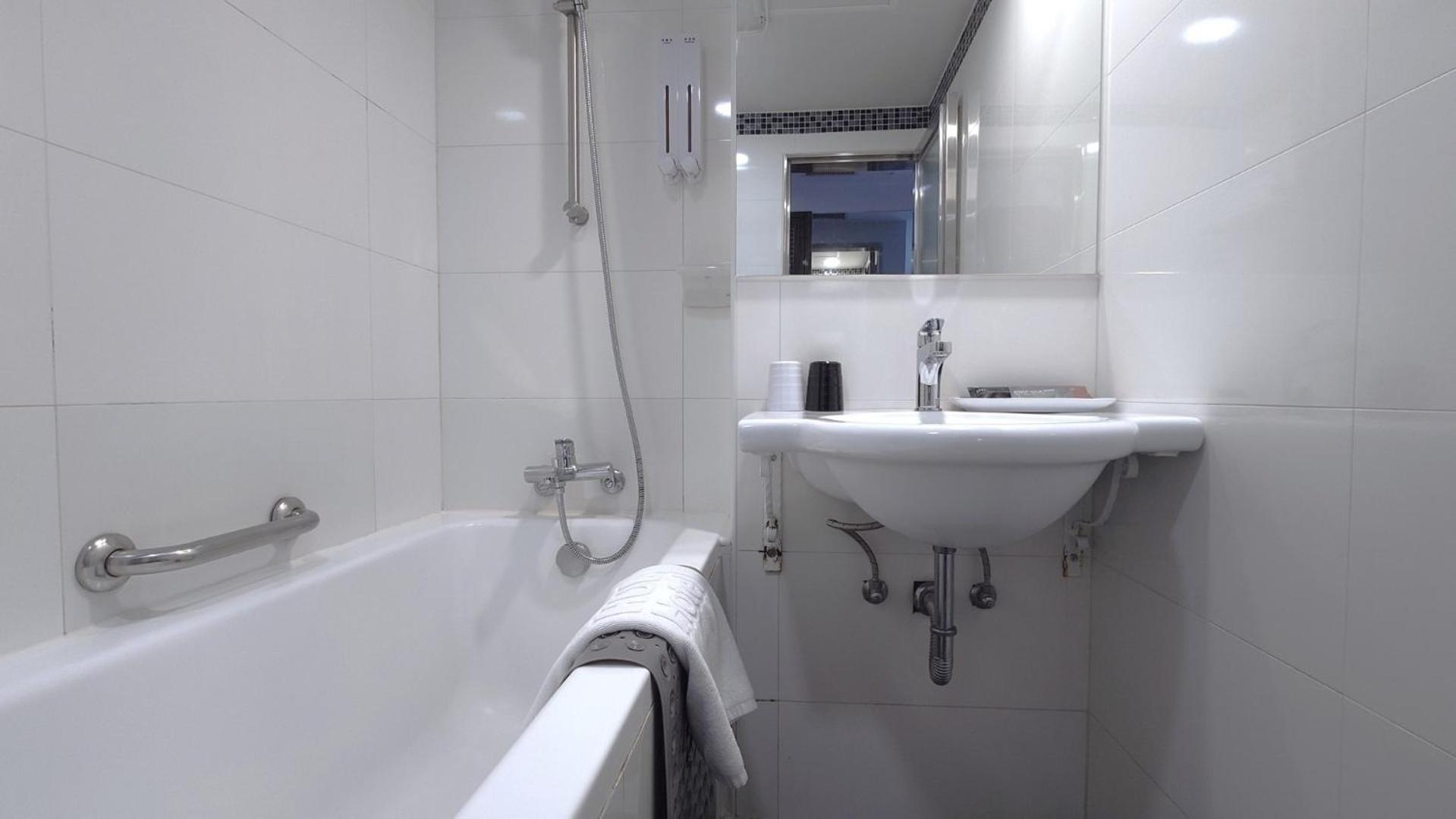 Hub Hotel - Zhongshan Branch Taipei Exterior photo